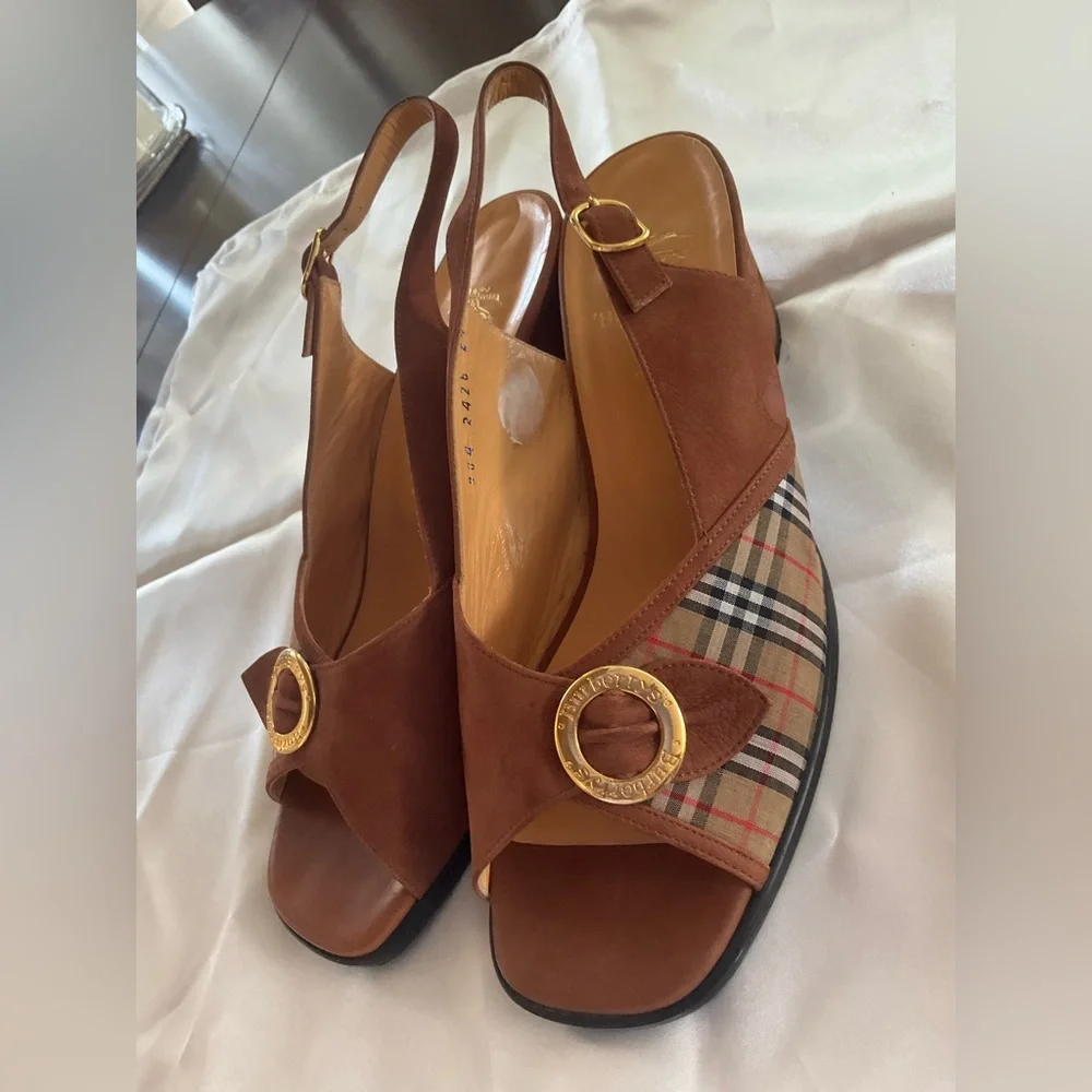 Burberry Sandals - Picture 9 of 12